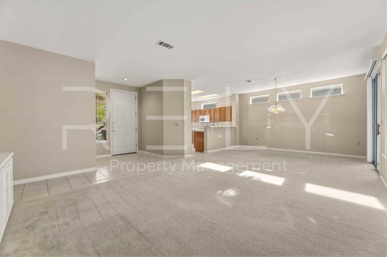 280 Whispering Wind Dr - Photo 5 of 36