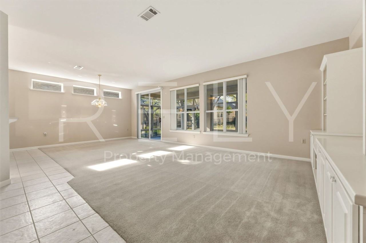 280 Whispering Wind Dr - Photo 6 of 36