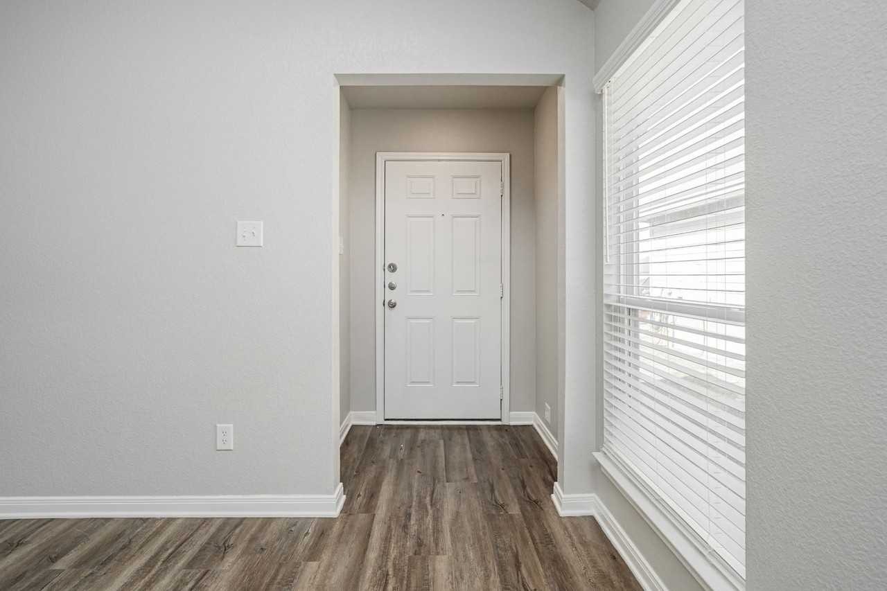 2219 Terrilyn Ct - Photo 2 of 50