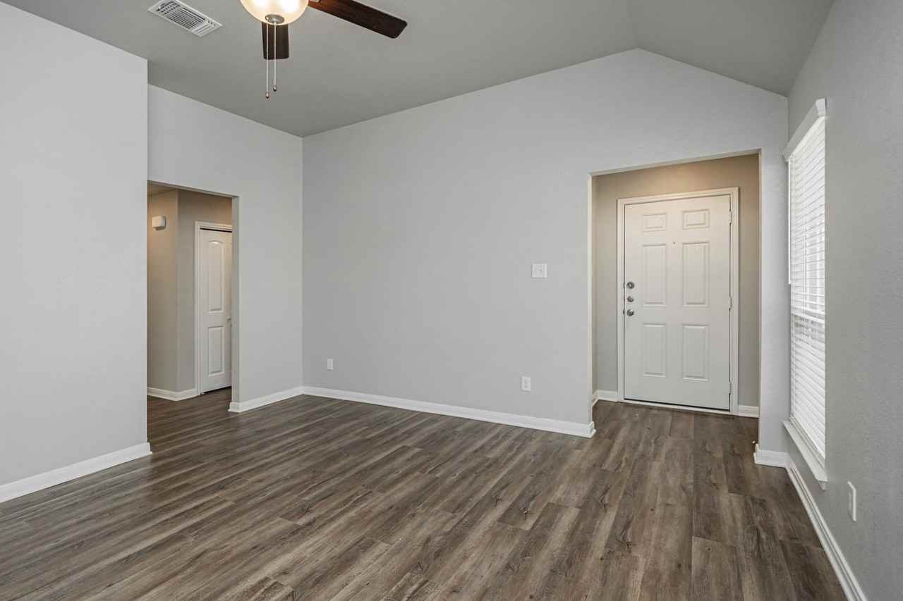 2219 Terrilyn Ct - Photo 3 of 50