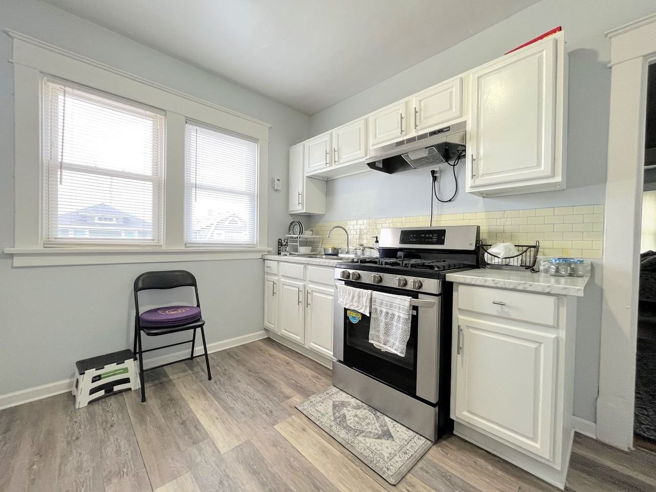 497 Colvin Ave - Photo 5 of 13