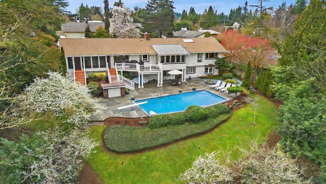 934 88th Ave Ne - Photo 3 of 29