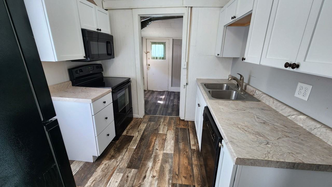 825 George St - Photo 3 of 9