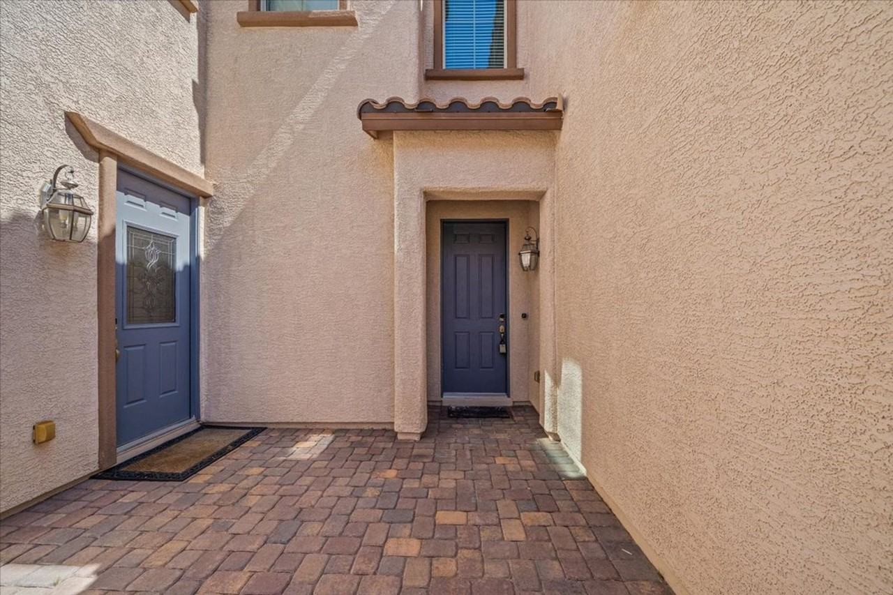 1144 Apollo Gardens St - Photo 3 of 50