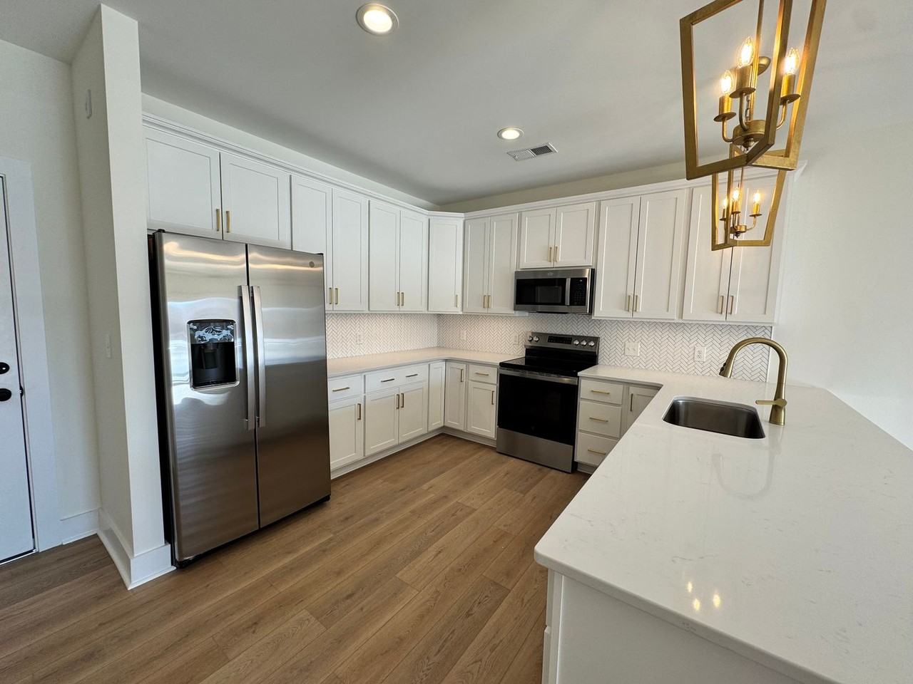 420 Capstone Dr #207 - Photo 3 of 15