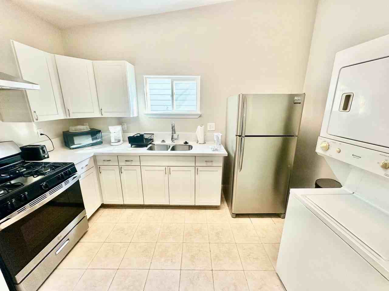 1355 N Roosevelt Ave - Photo 7 of 11