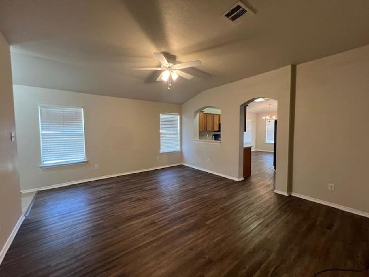 10116 Parker Springs Dr - Photo 3 of 19