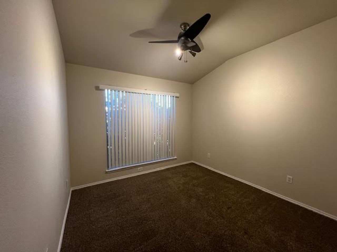 10116 Parker Springs Dr - Photo 4 of 19