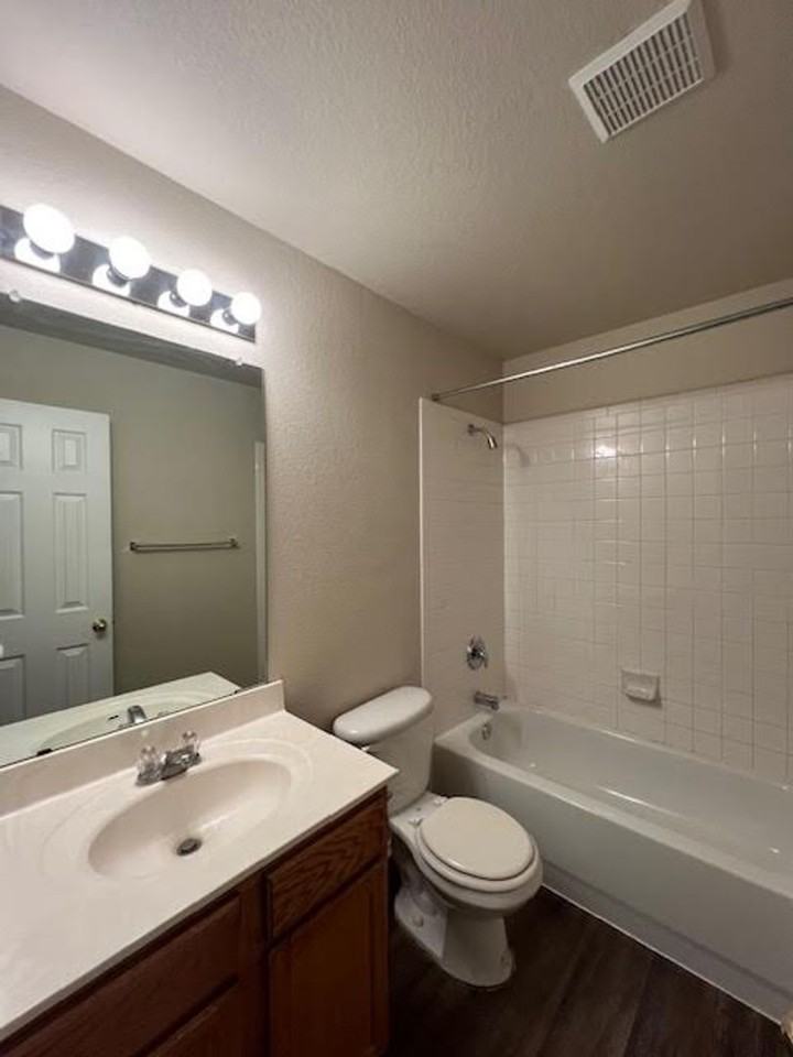 10116 Parker Springs Dr - Photo 7 of 19