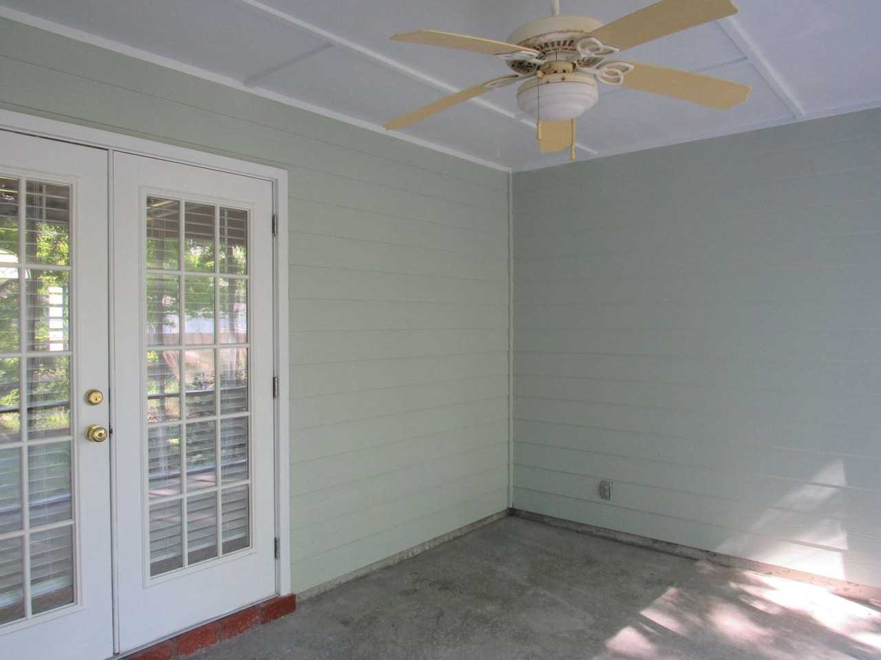 4627 Foxborough Ave - Photo 7 of 42