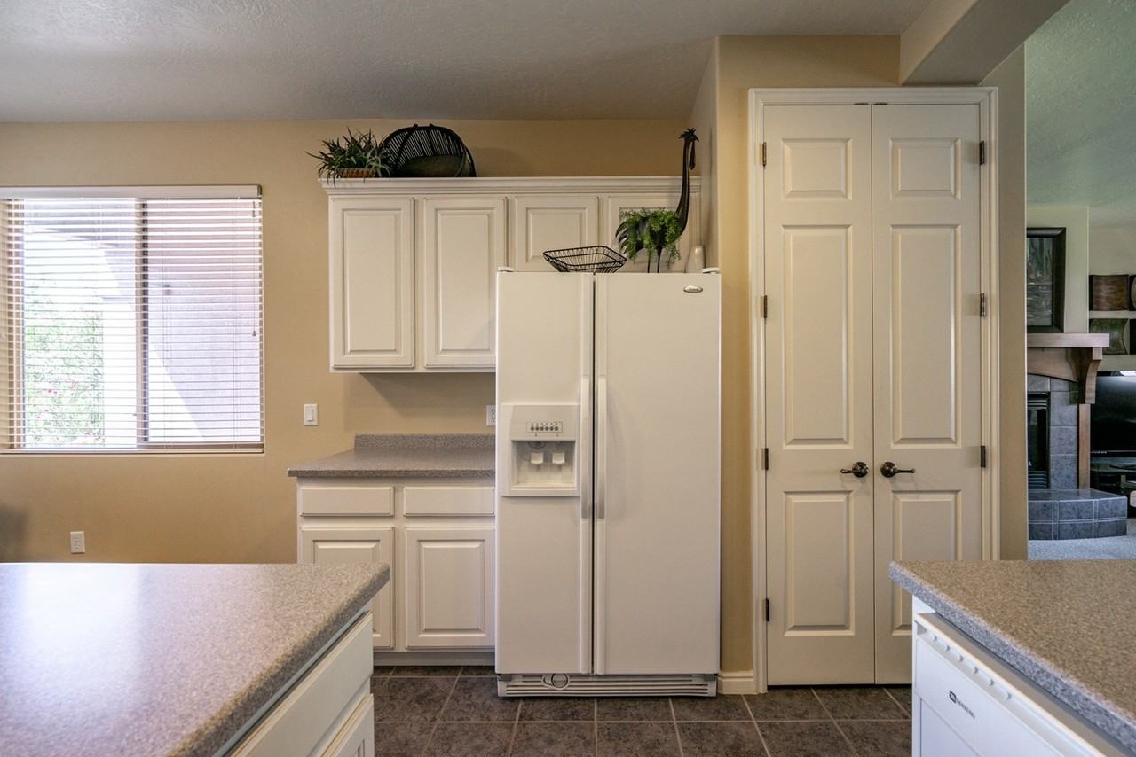 3409 E Willow Springs Dr - Photo 6 of 50