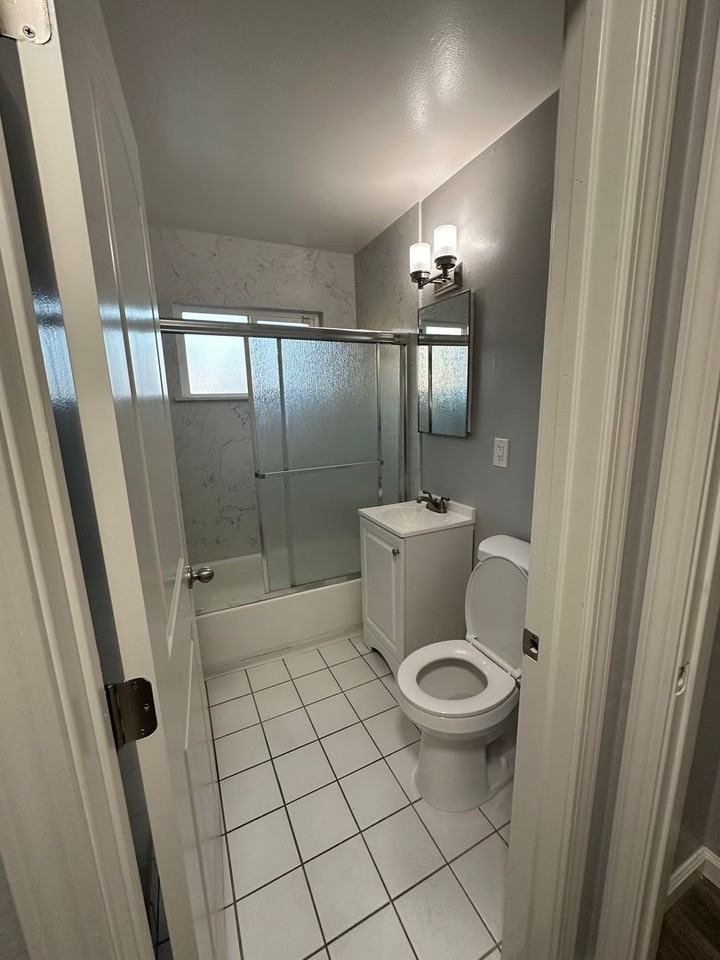 375&385&395 S 4th Street - 375-08 #375-08 - Photo 2 of 7