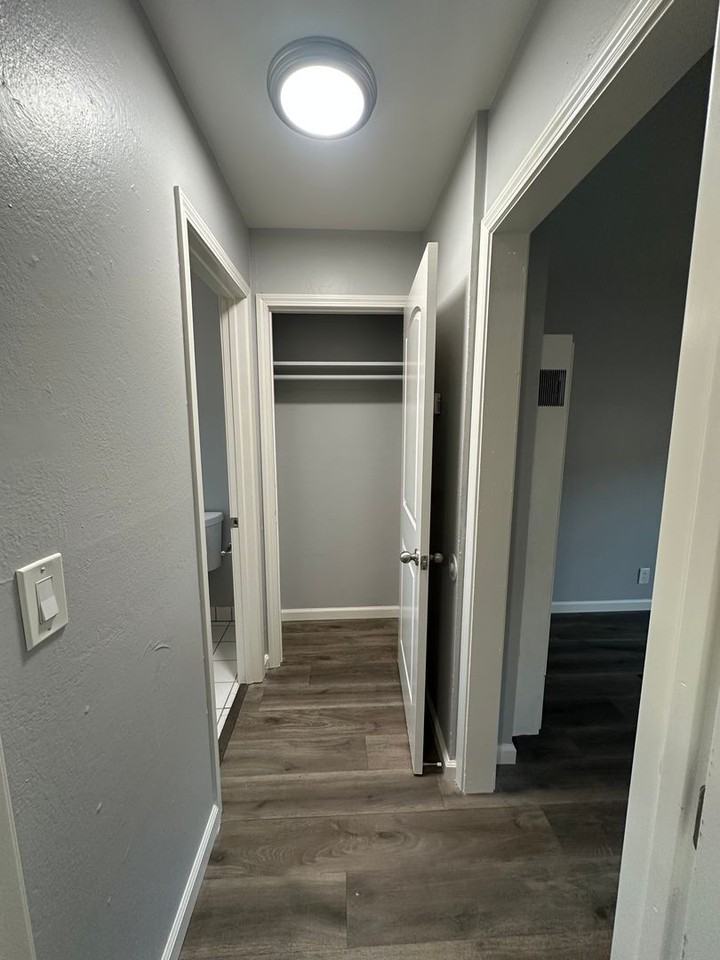 375&385&395 S 4th Street - 375-08 #375-08 - Photo 3 of 7