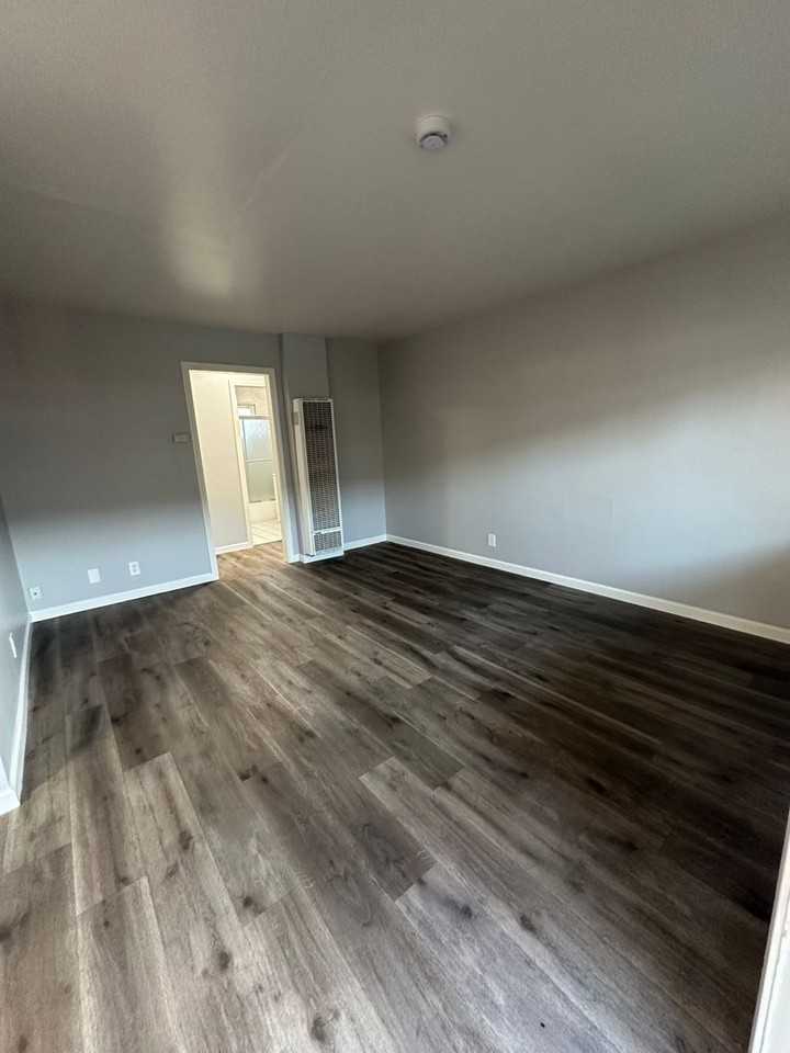 375&385&395 S 4th Street - 375-08 #375-08 - Photo 7 of 7