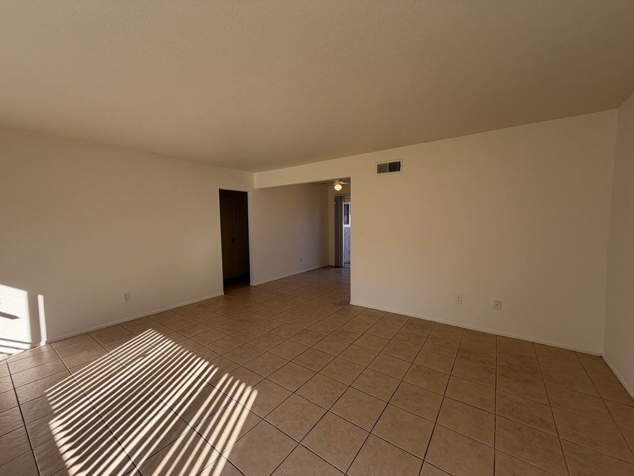 131 N Merrimac Dr - Photo 3 of 20