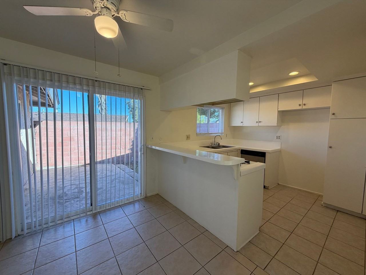 131 N Merrimac Dr - Photo 6 of 20