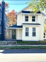 featured image of 671 Oak St