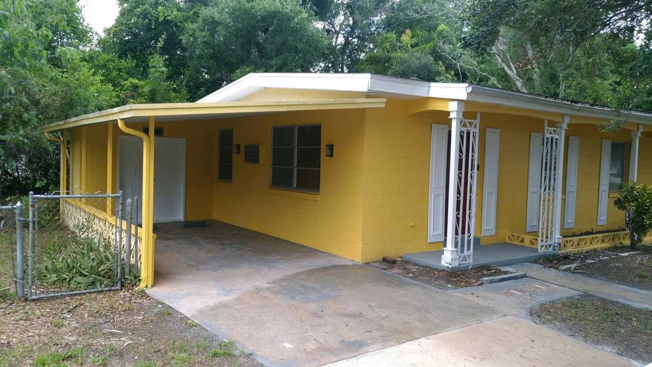 1168 Penfield Ave - Photo 3 of 12