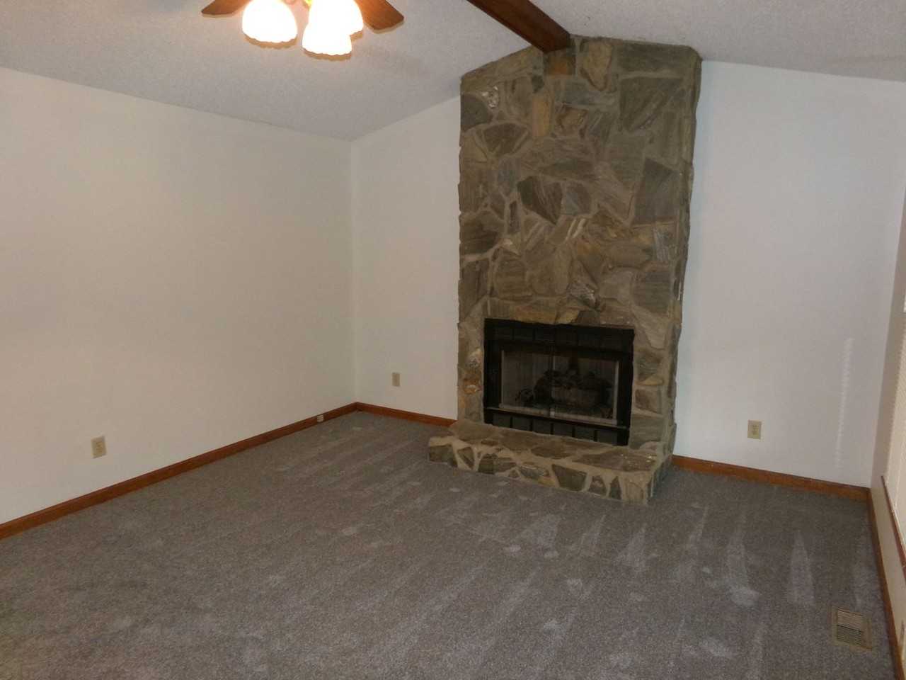 844 Leichester Square Ct - Photo 4 of 30