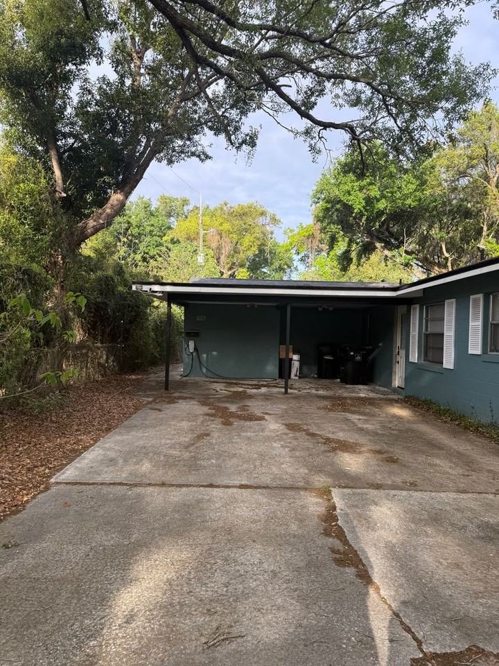 1410 N Fern Creek Ave - Photo 2 of 19