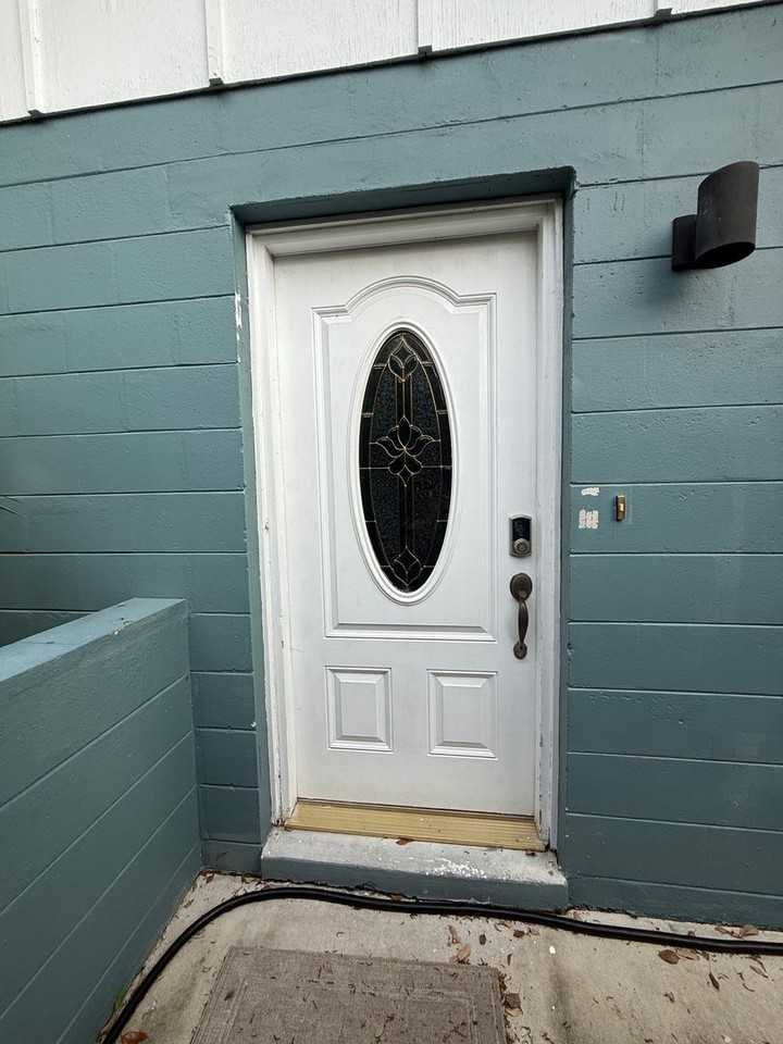 1410 N Fern Creek Ave - Photo 3 of 19