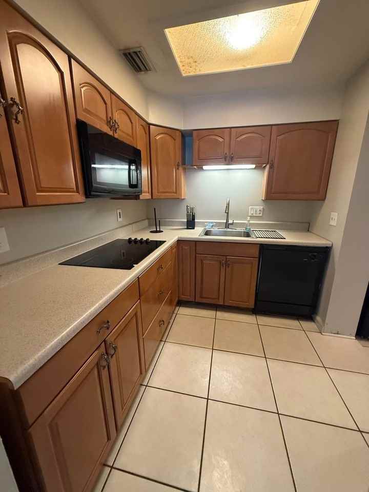 1410 N Fern Creek Ave - Photo 7 of 19