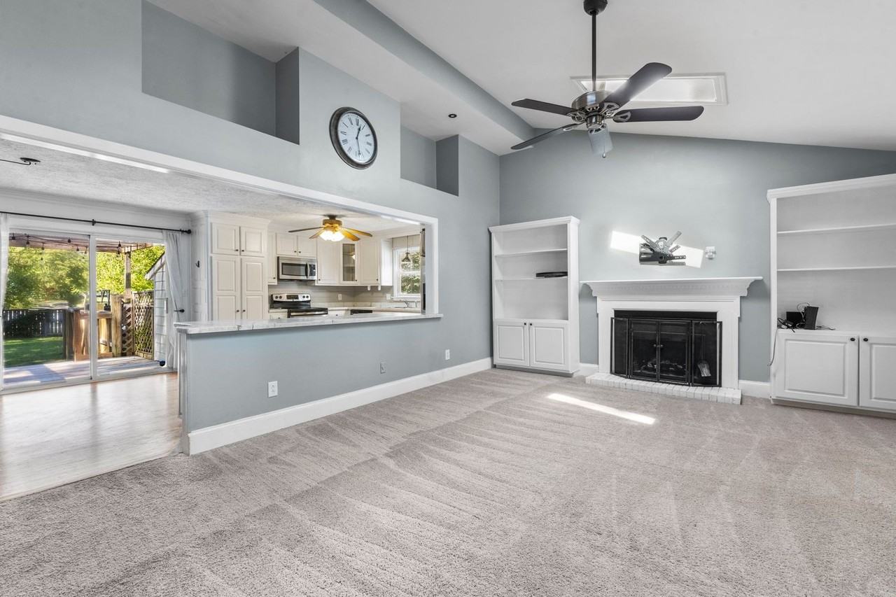 2328 Ravenhill Dr - Photo 2 of 26