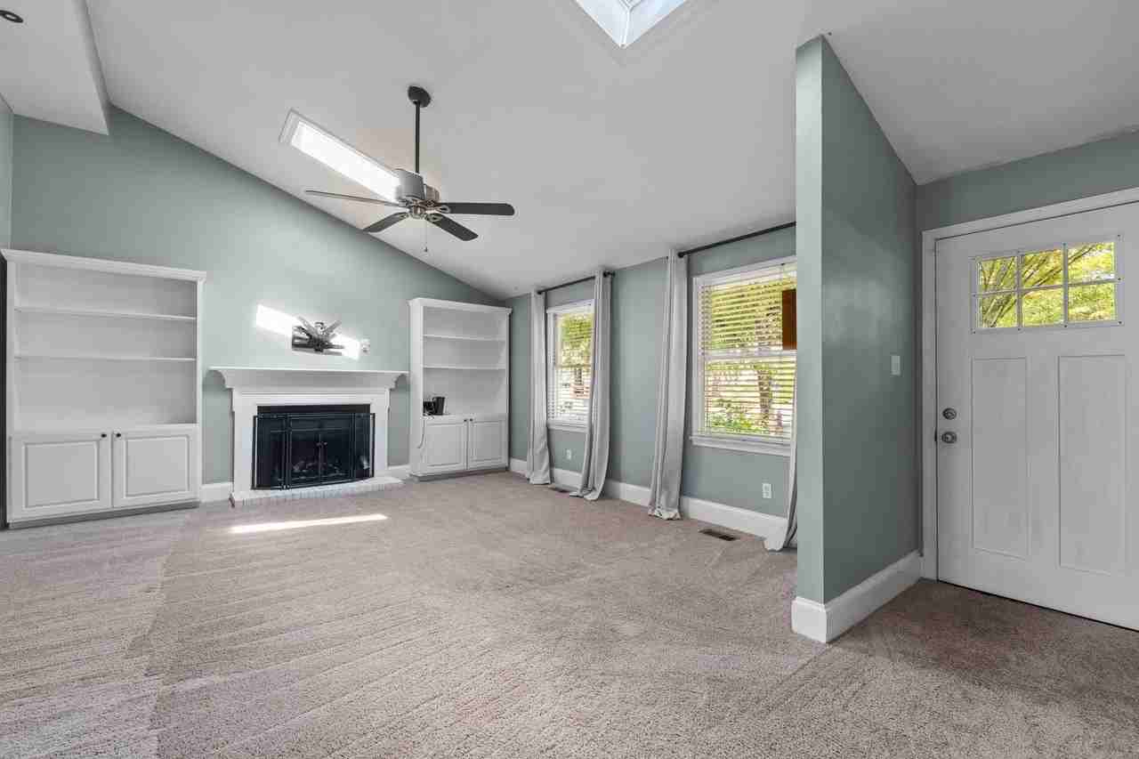 2328 Ravenhill Dr - Photo 3 of 26