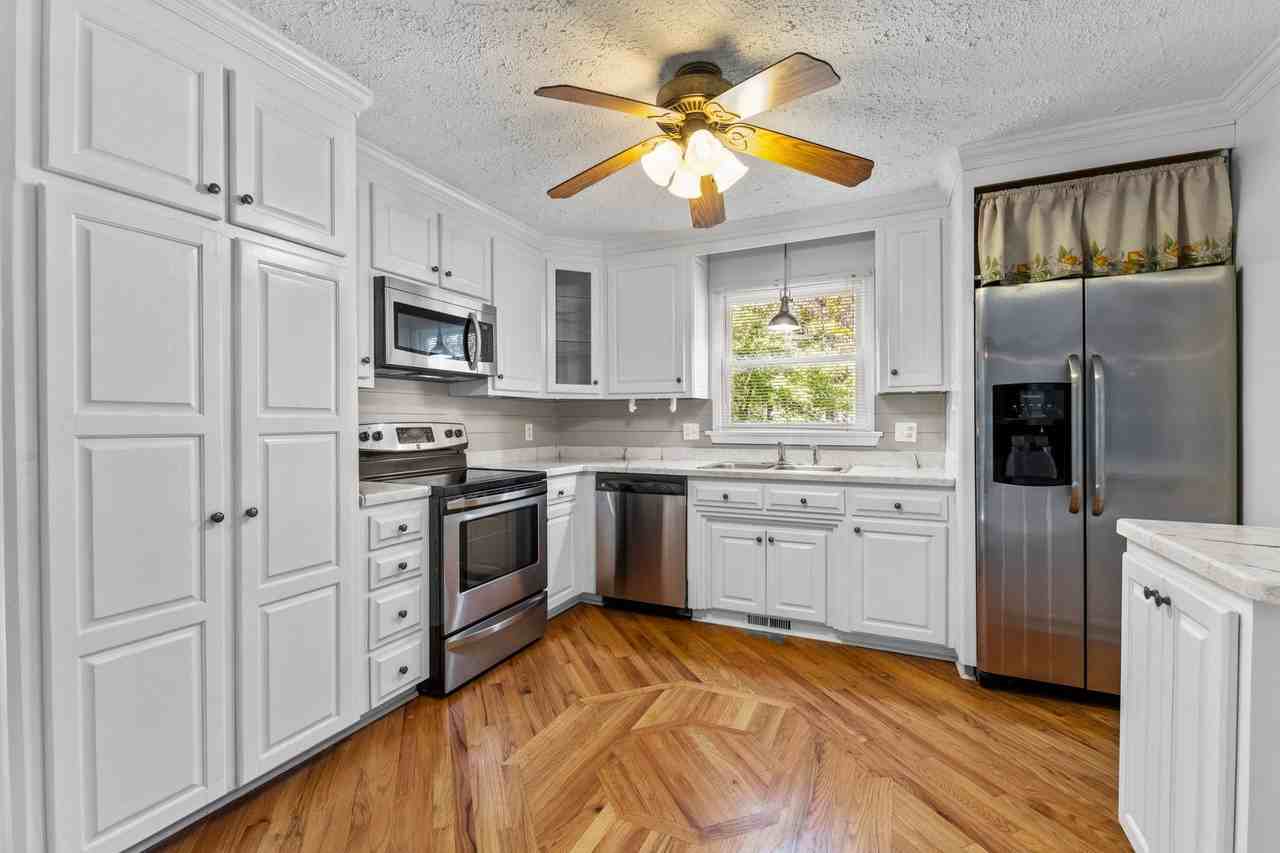 2328 Ravenhill Dr - Photo 6 of 26