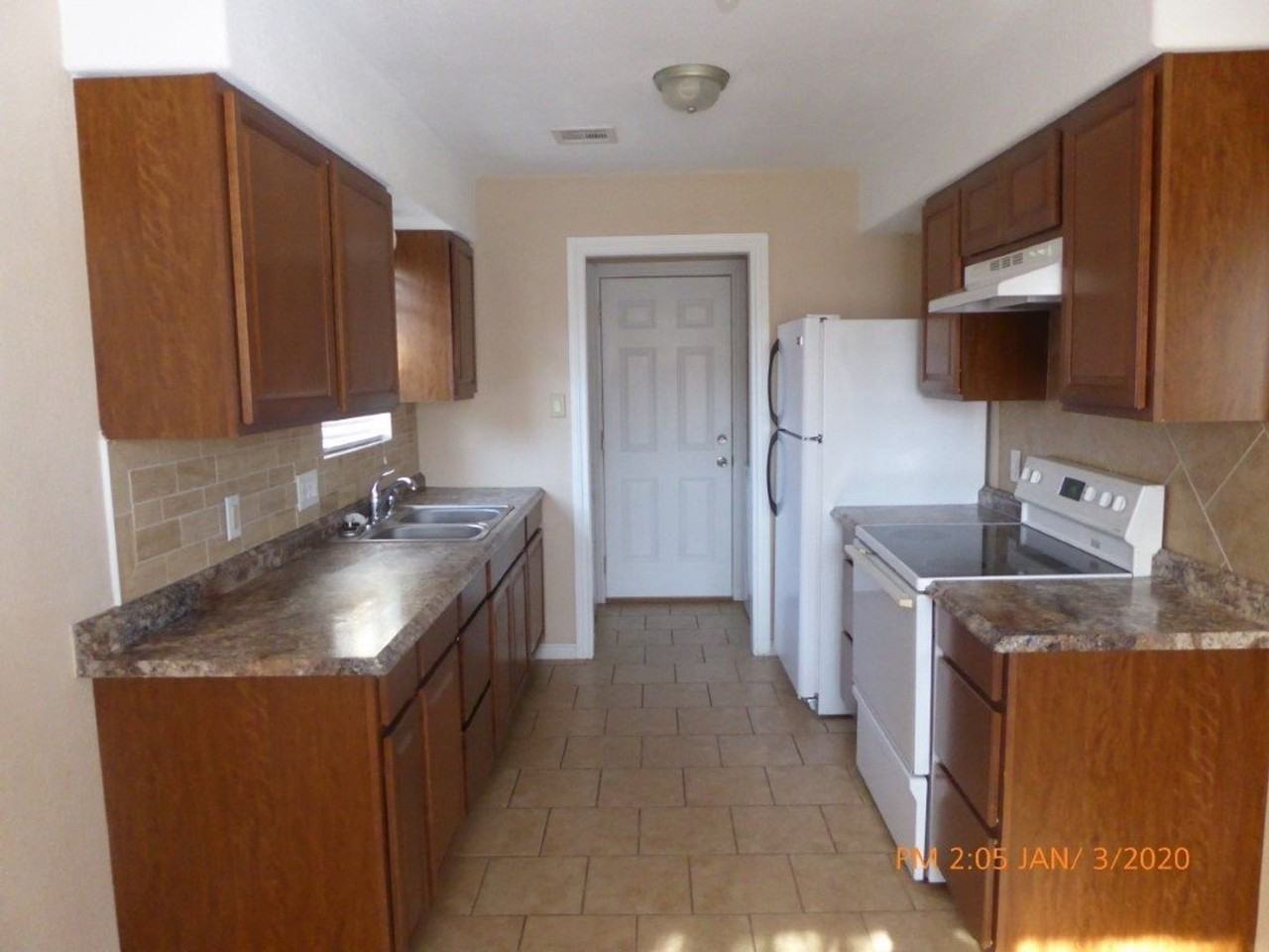 111 Ne Cimarron Trl - Photo 2 of 15