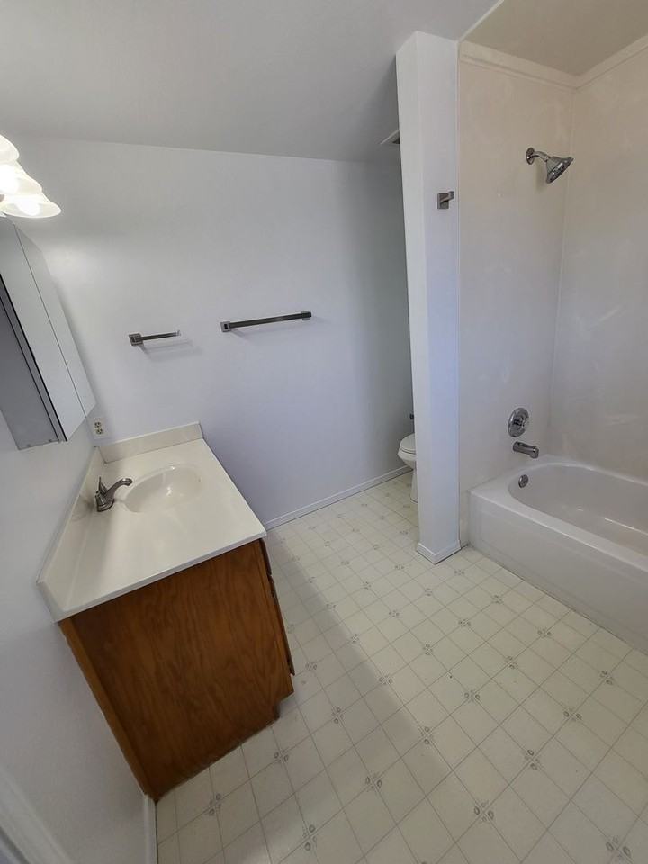 2166 Carriage Crest Dr - Photo 5 of 12