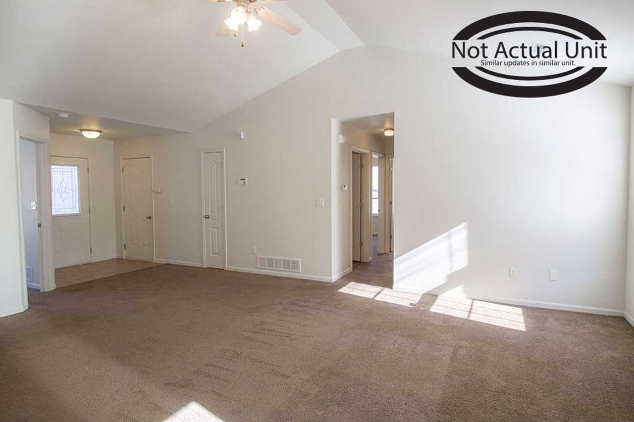 1500 Bodie Dr - Photo 5 of 28