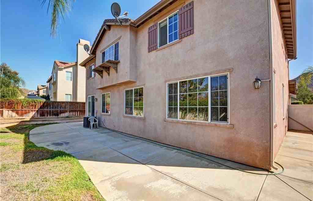 27152 Arla St - Photo 4 of 5