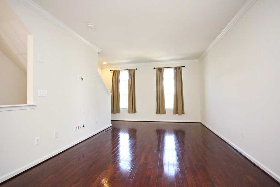 2198 Silk Wood Ct - Photo 4 of 17