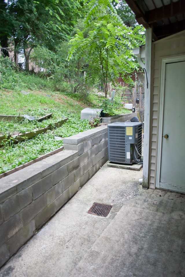 875 Martin Luther King Jr Blvd - Photo 5 of 14