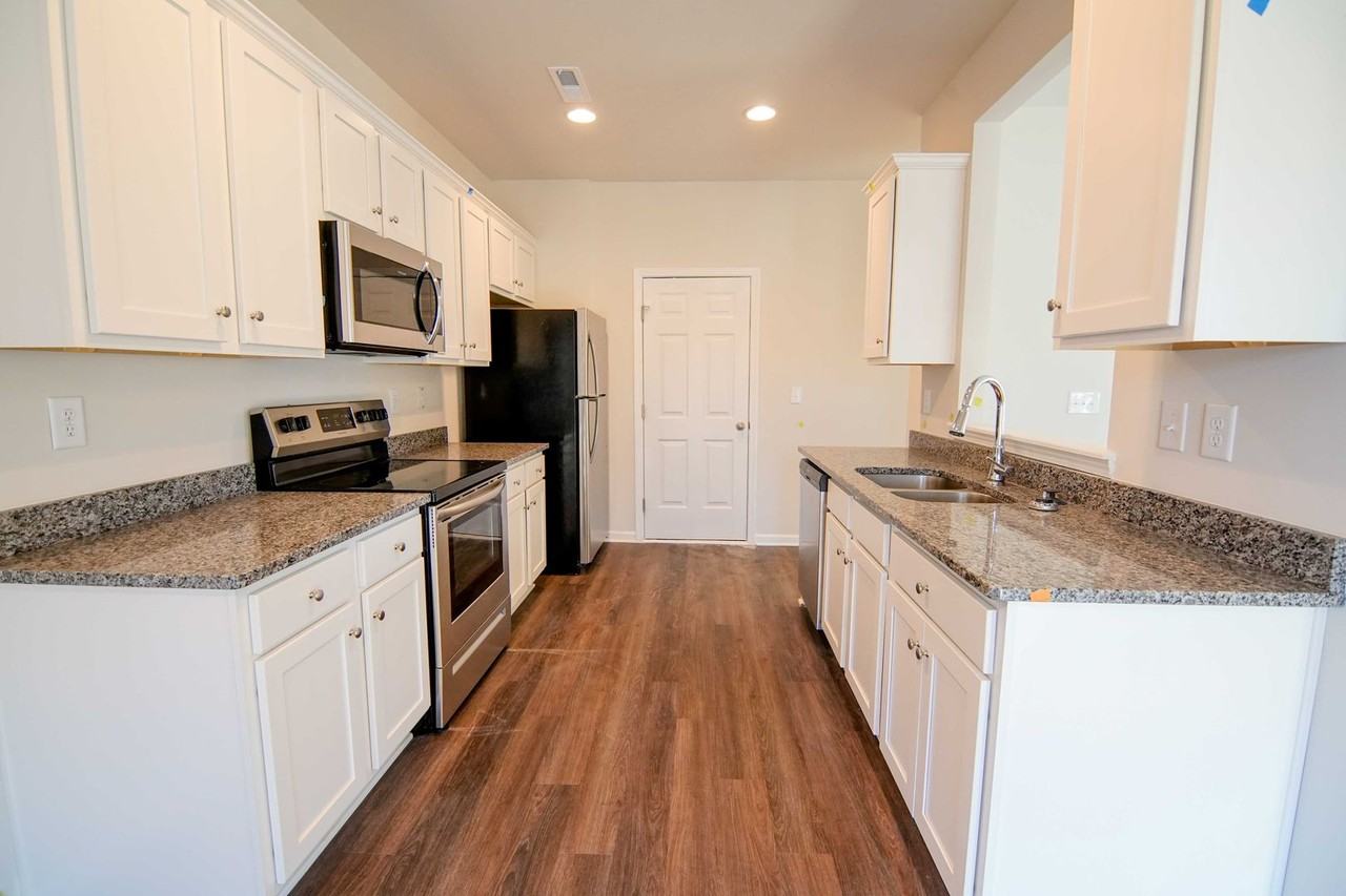309 E 6th St #A - Photo 2 of 10