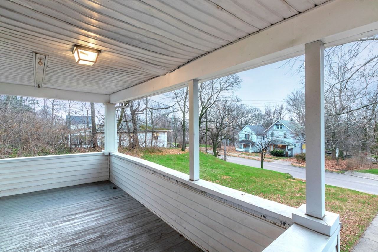 679 Euclid Ave - Photo 4 of 15