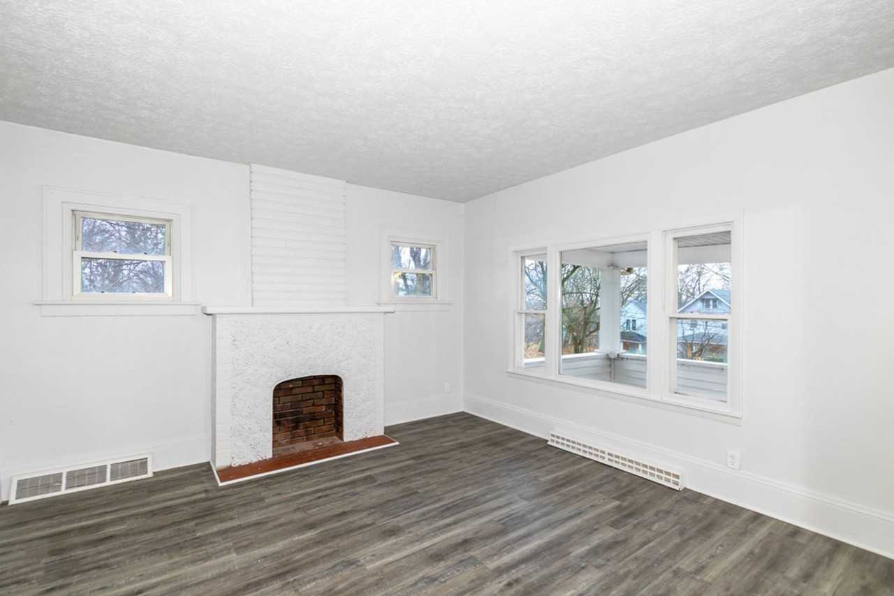 679 Euclid Ave - Photo 6 of 15