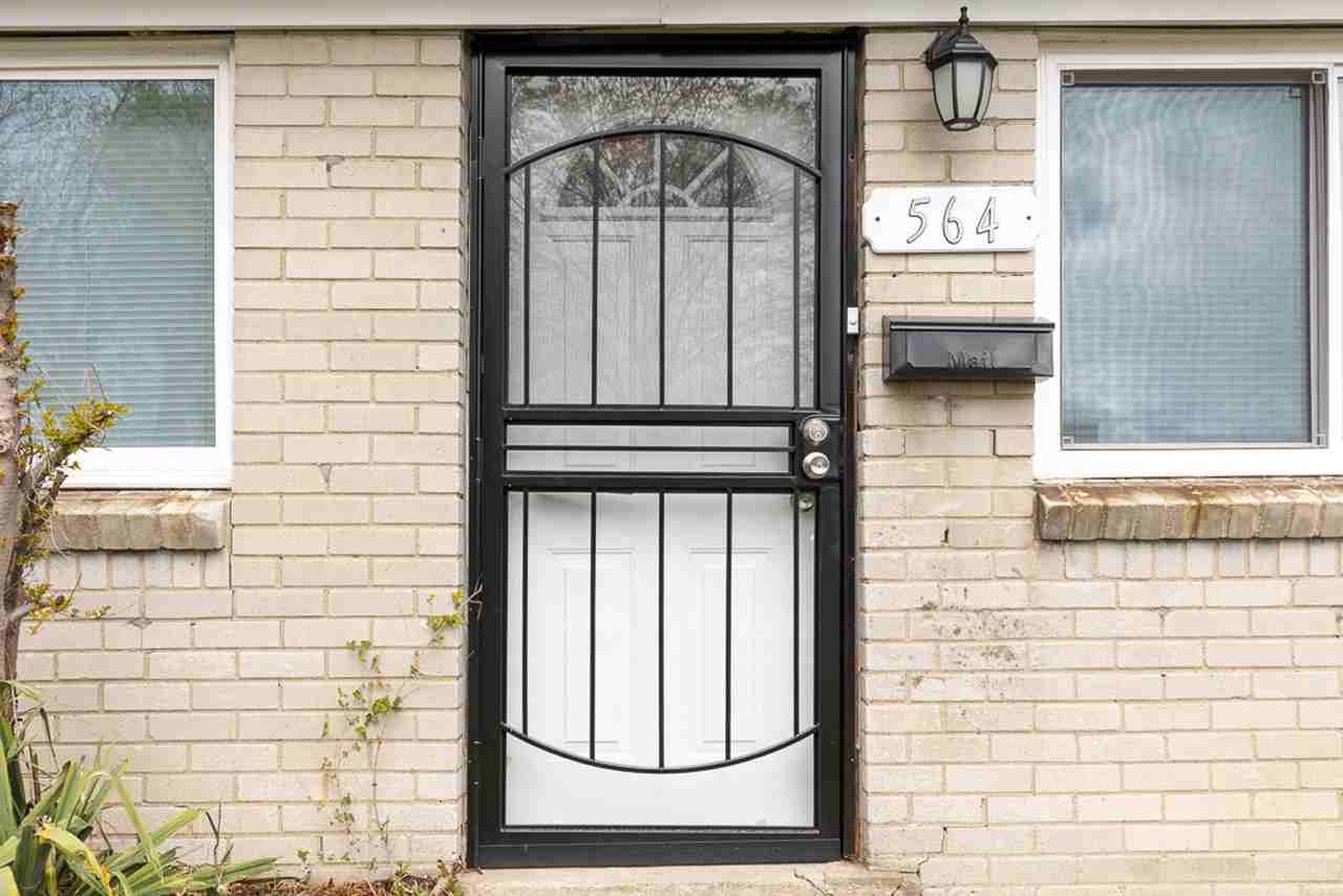 564 Marquette Dr - Photo 4 of 29