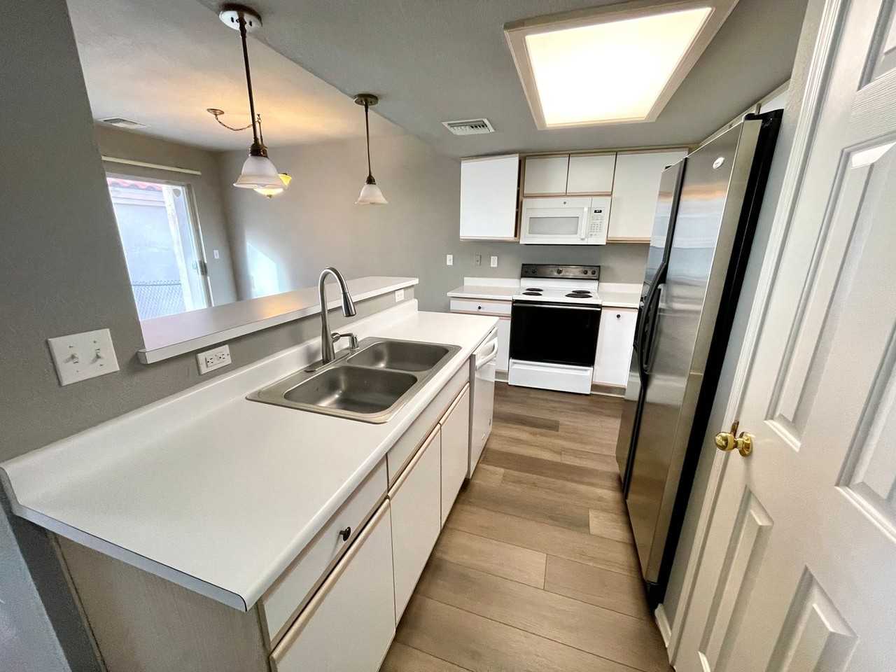 3448 Sunriver Rd #4 - Photo 7 of 24