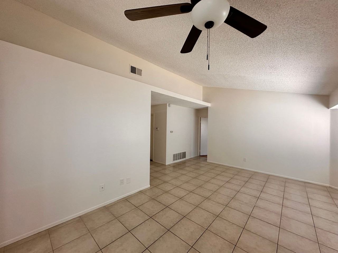 28638 Strathmore Rd - Photo 5 of 10