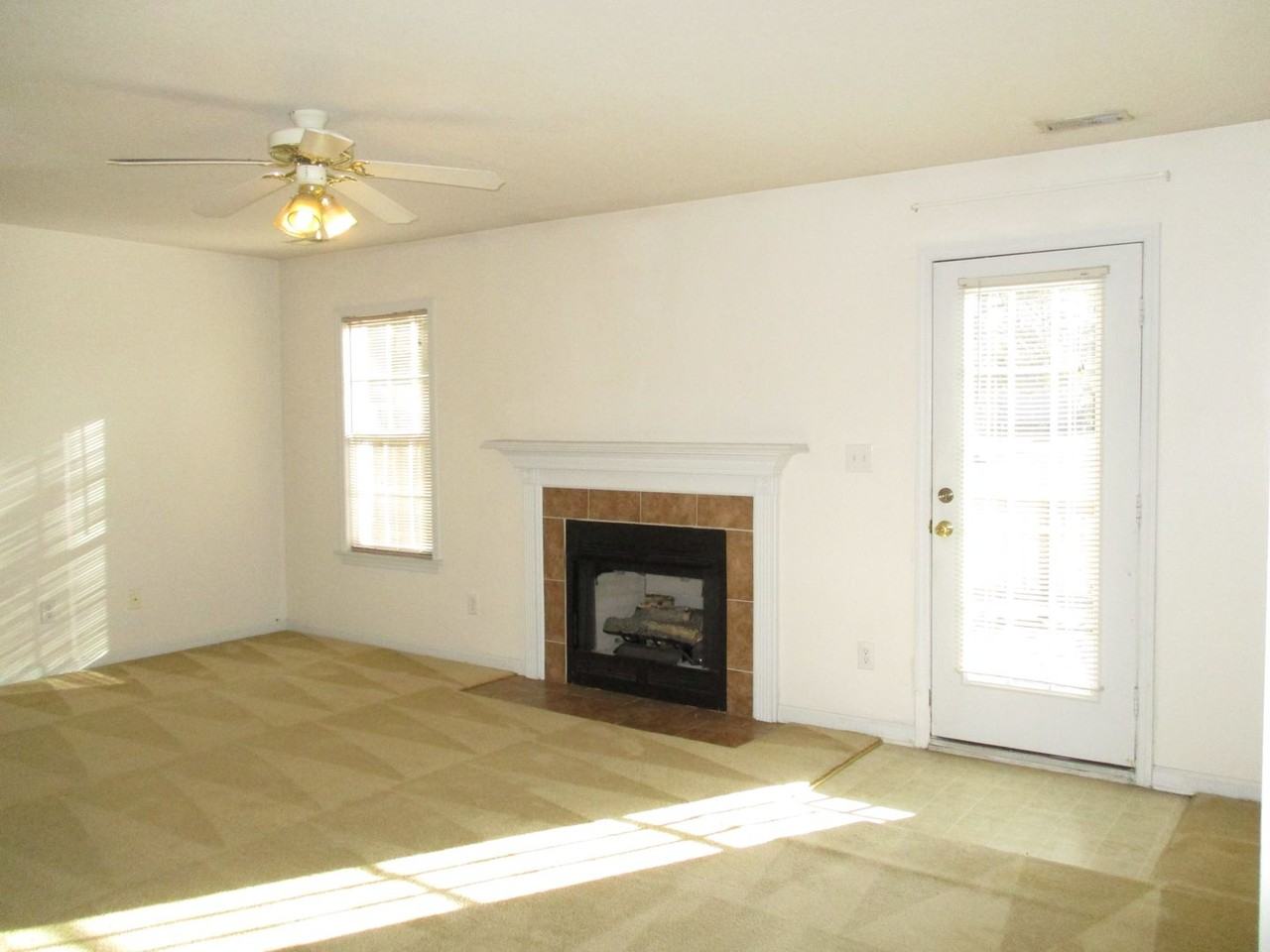 204 Slate Ct - Photo 3 of 4