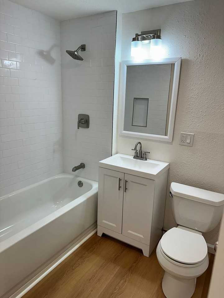 5308 Market St - Photo 4 of 6