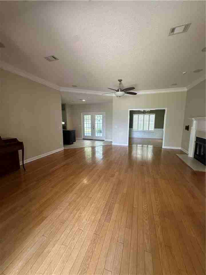 235 Wellington Pl - Photo 2 of 19