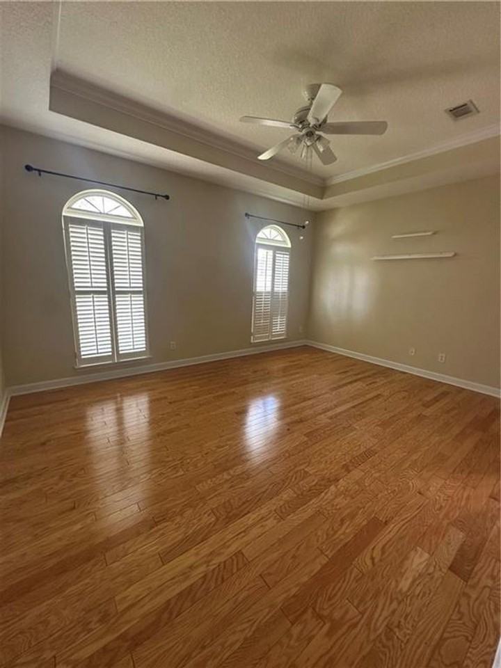 235 Wellington Pl - Photo 6 of 19