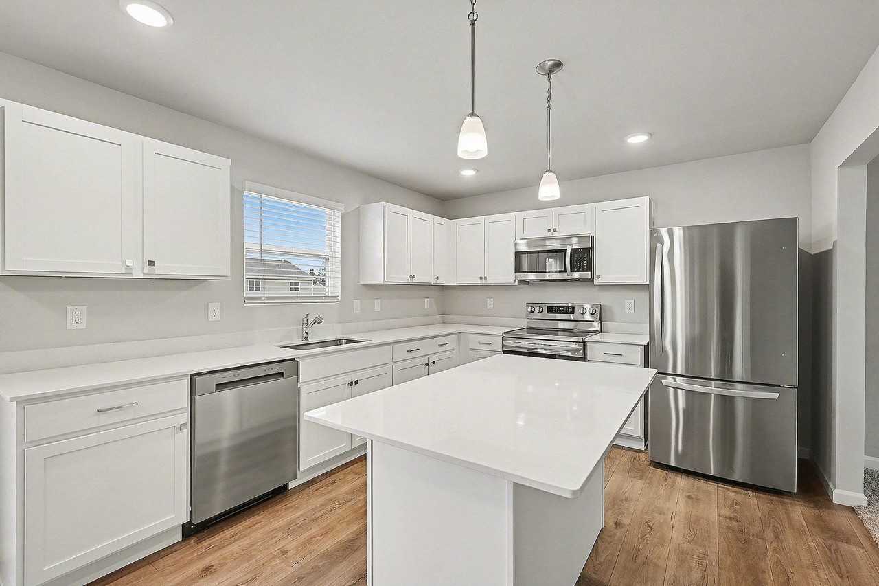 7414 Montego Bay St - Photo 2 of 18