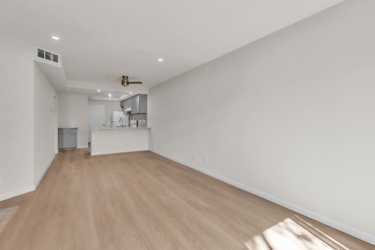 5226 Hemlock St #35 - Photo 6 of 20