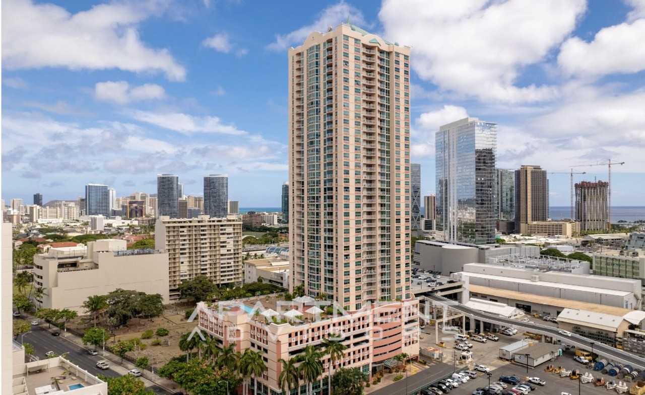 801 S King St #1106 - Photo 3 of 16