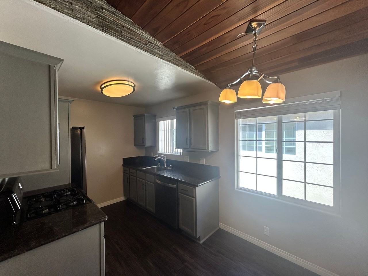 4524 Wilson Ave - Photo 3 of 15