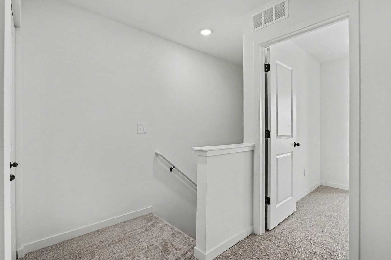 1875 1875 Kingfisher Circle - Photo 5 of 25